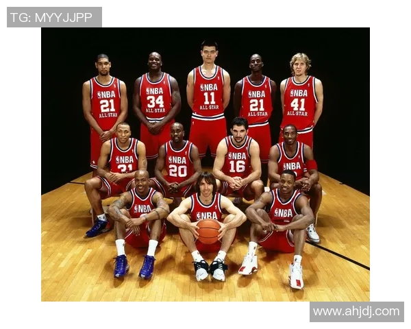 2004年姚明加盟火箭队的传奇之旅与NBA赛场的辉煌瞬间回顾 2004年姚明加盟火箭队的传奇之旅与NBA赛场的辉煌瞬间回顾