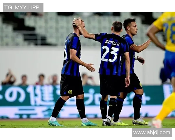 国米迎战卢加诺期待强强对决球迷热盼精彩瞬间再现 国米迎战卢加诺期待强强对决球迷热盼精彩瞬间再现