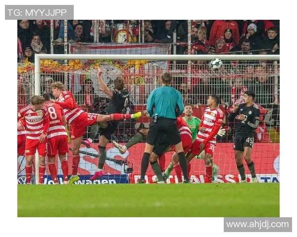 奥斯与福图纳的激烈对决揭示了德乙联赛的竞争魅力与球队实力的较量 奥斯与福图纳的激烈对决揭示了德乙联赛的竞争魅力与球队实力的较量