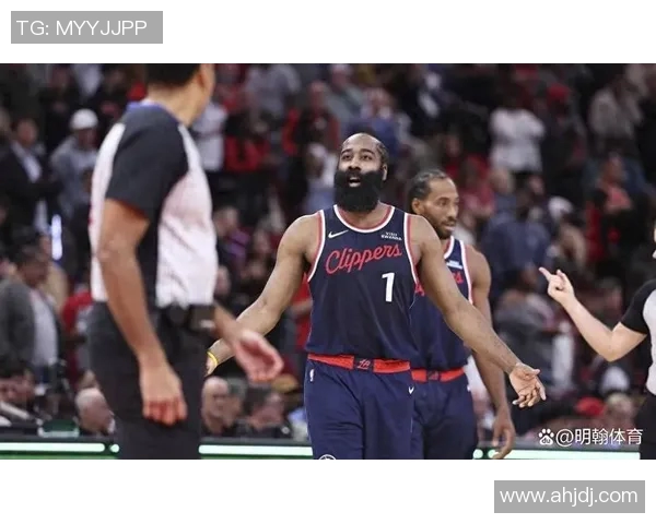 快船与篮网激战正酣现场直播全程回顾与精彩瞬间分析 快船与篮网激战正酣现场直播全程回顾与精彩瞬间分析