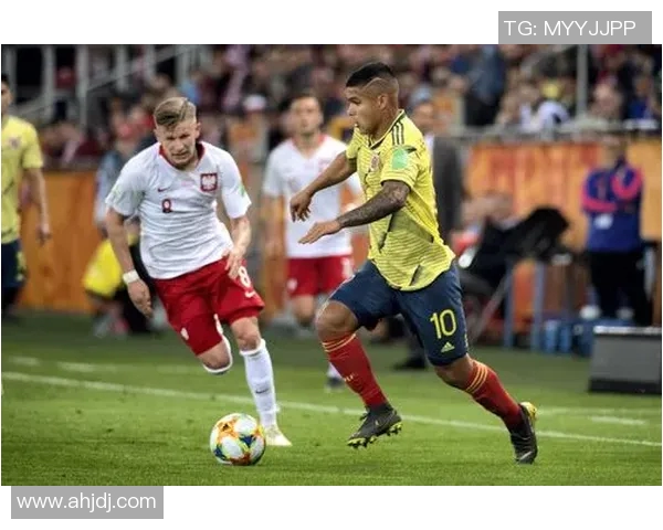 波兰与意大利U20青年队激战正酣展现足球新星的风采与潜力 波兰与意大利U20青年队激战正酣展现足球新星的风采与潜力